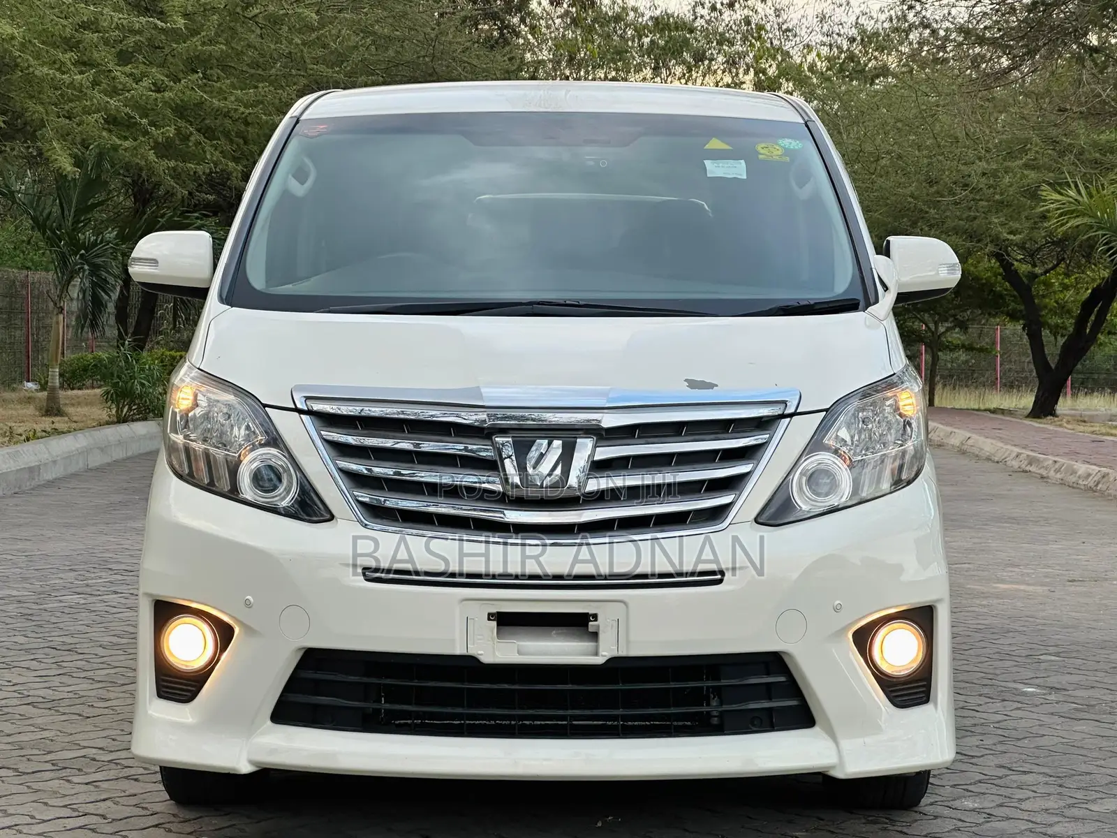 Toyota Alphard 2.4 Petrol FWD 2011 White