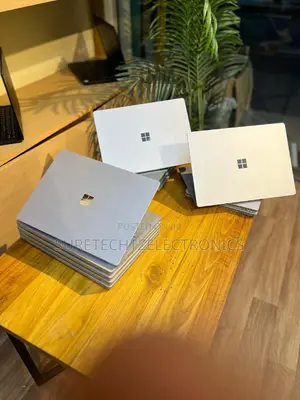New Laptop Microsoft Surface Laptop 2 8GB Intel Core I5 SSD 256GB