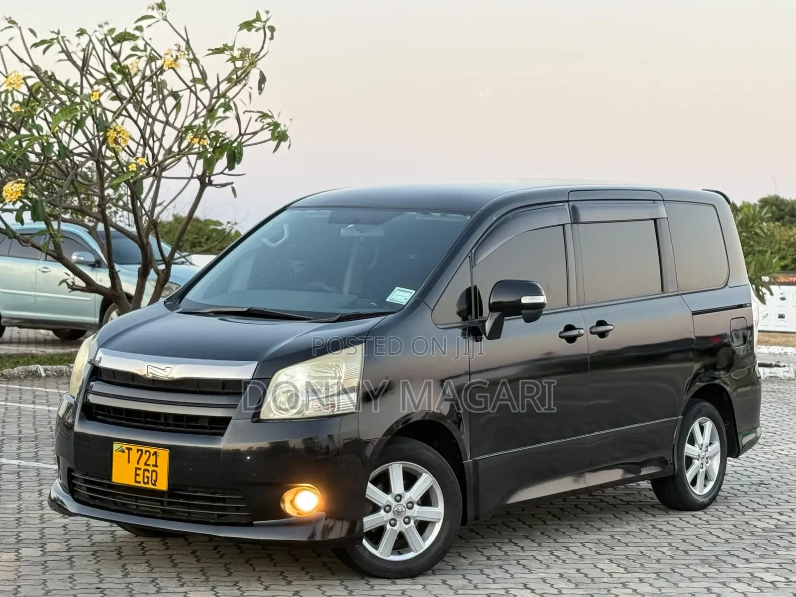 Toyota Noah 2009 Black