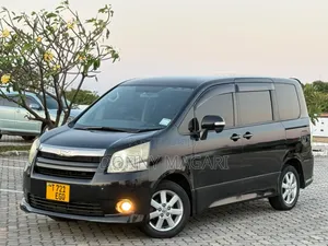 Toyota Noah 2009 Black