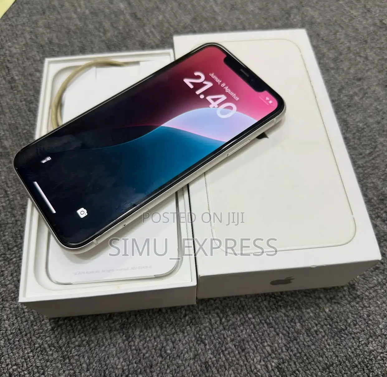 New Apple iPhone 11 64 GB White
