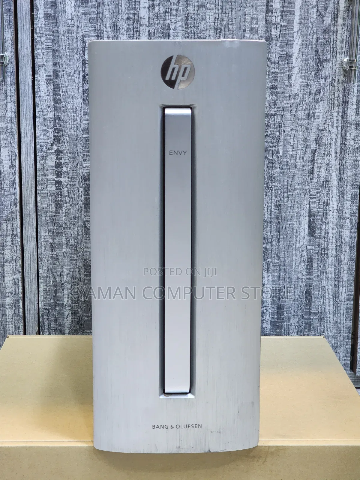Desktop Computer HP Envy 8GB Intel Core I5 HDD+SSD 500GB