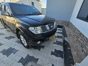 Nissan Navara 2006 Black