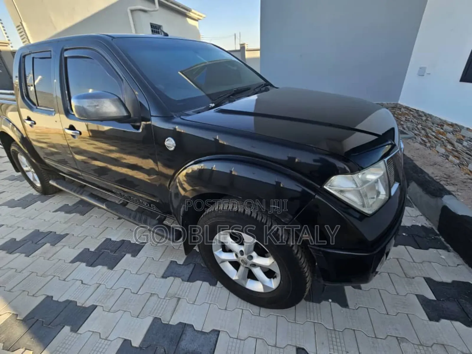 Nissan Navara 2006 Black