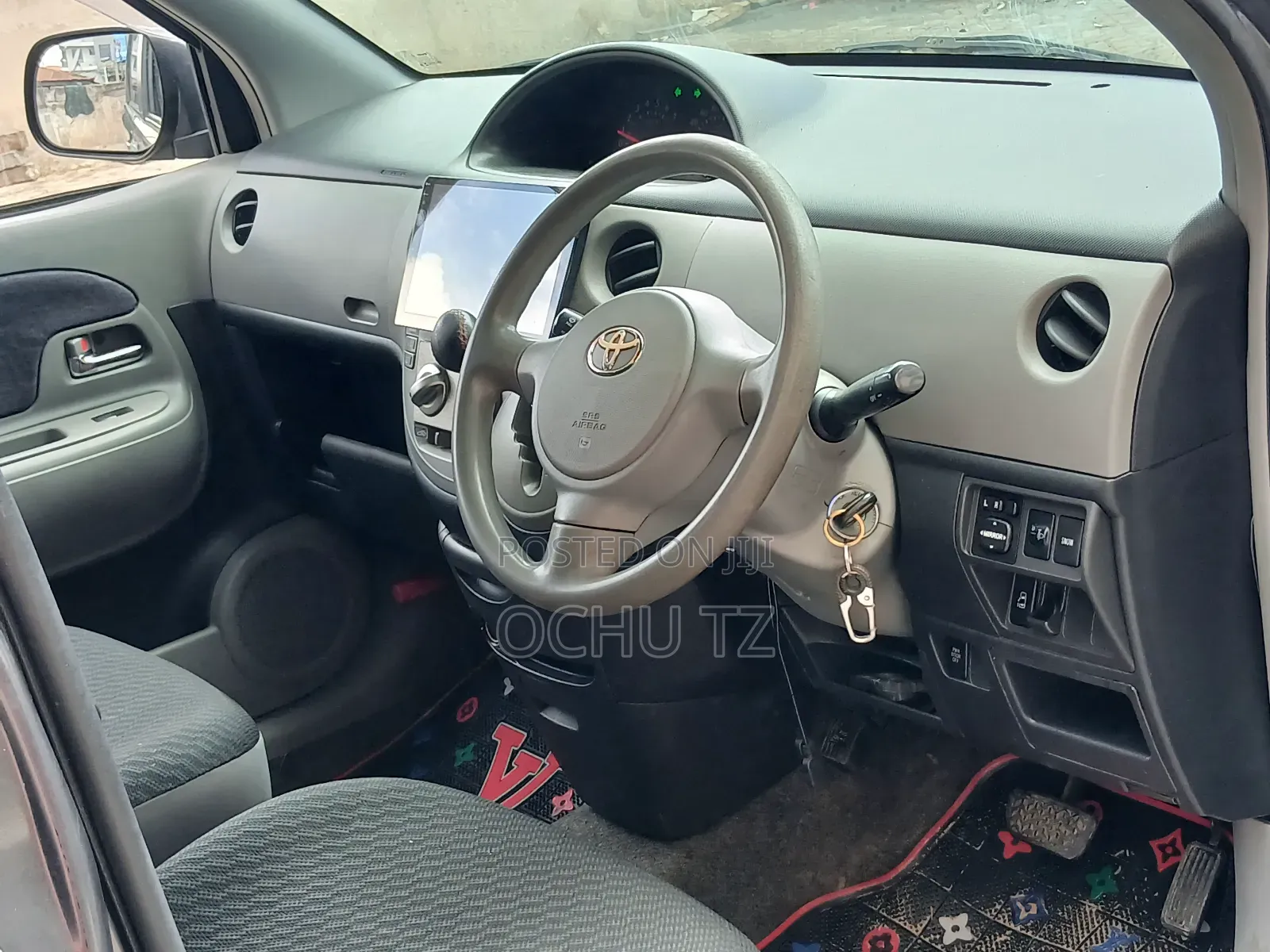 Toyota Sienta 2005 Gray