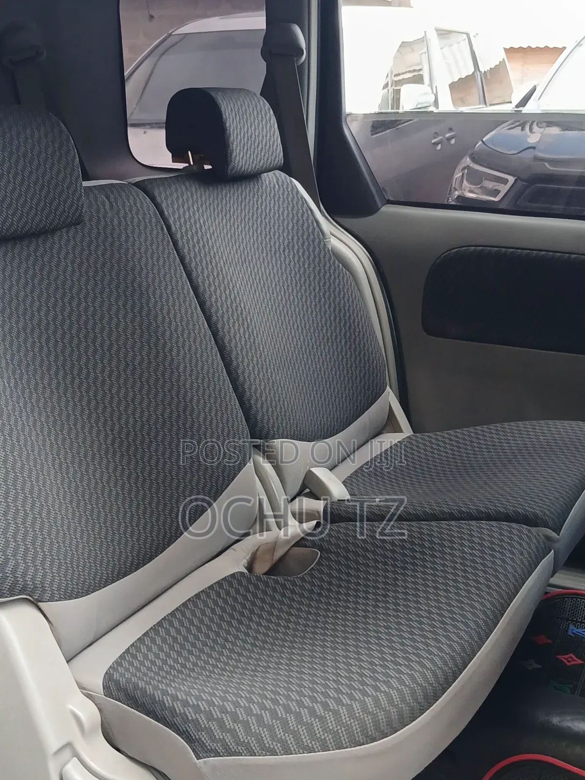 Toyota Sienta 2005 Gray