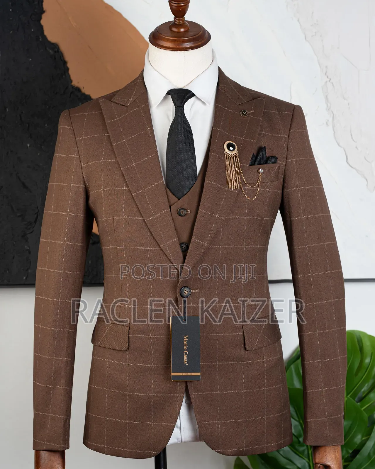 A Brown Subtle Windowpane Check Pattern Suits