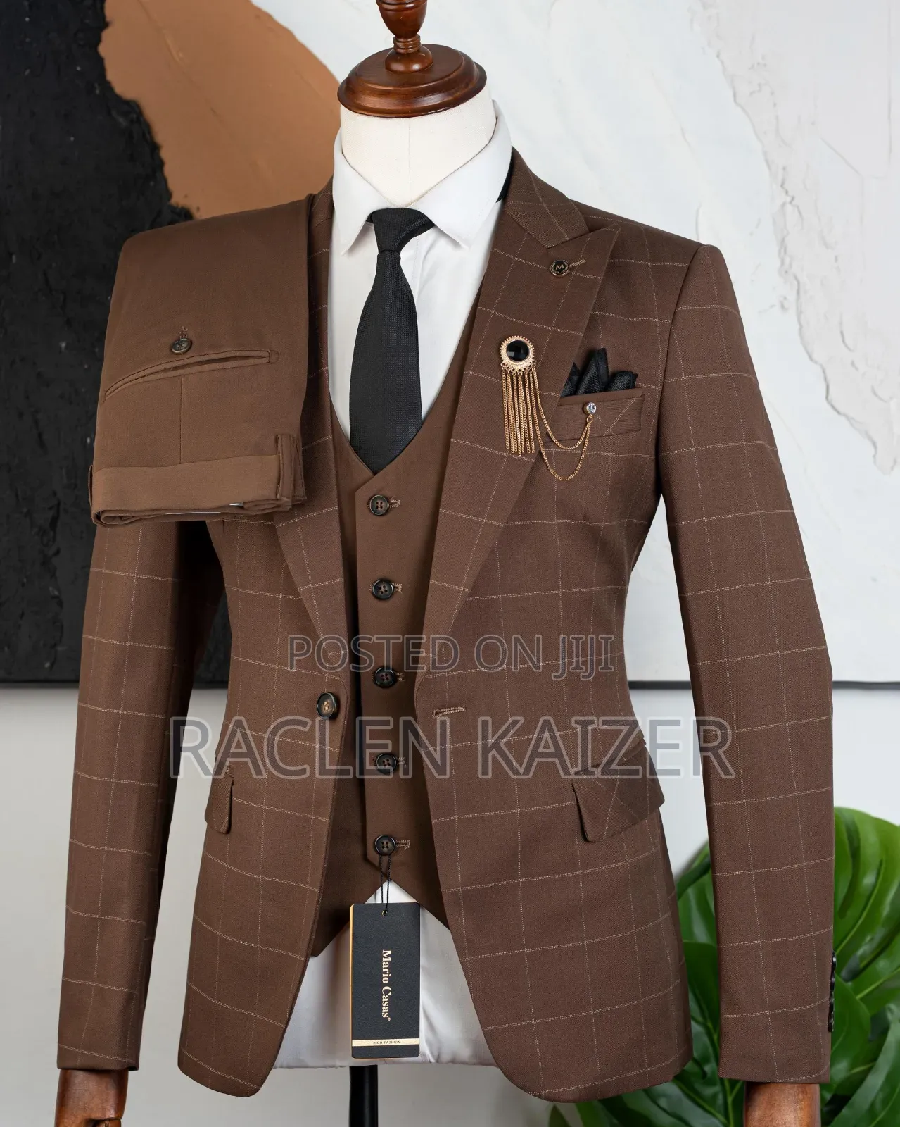 A Brown Subtle Windowpane Check Pattern Suits