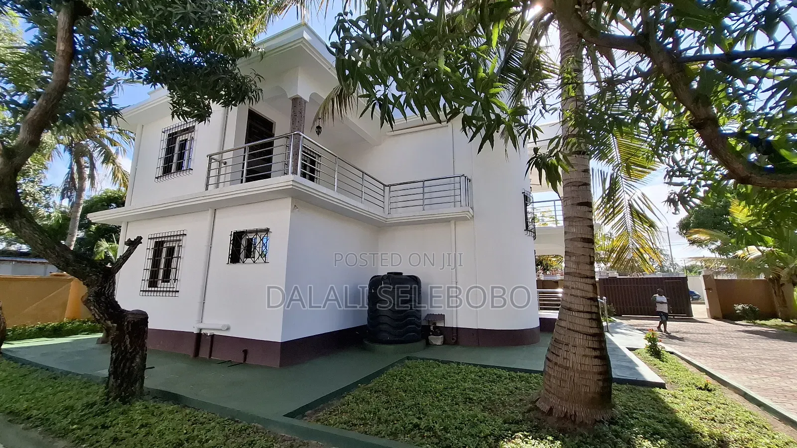 16bdrm Villa in Mbez Beach Afrikana for rent