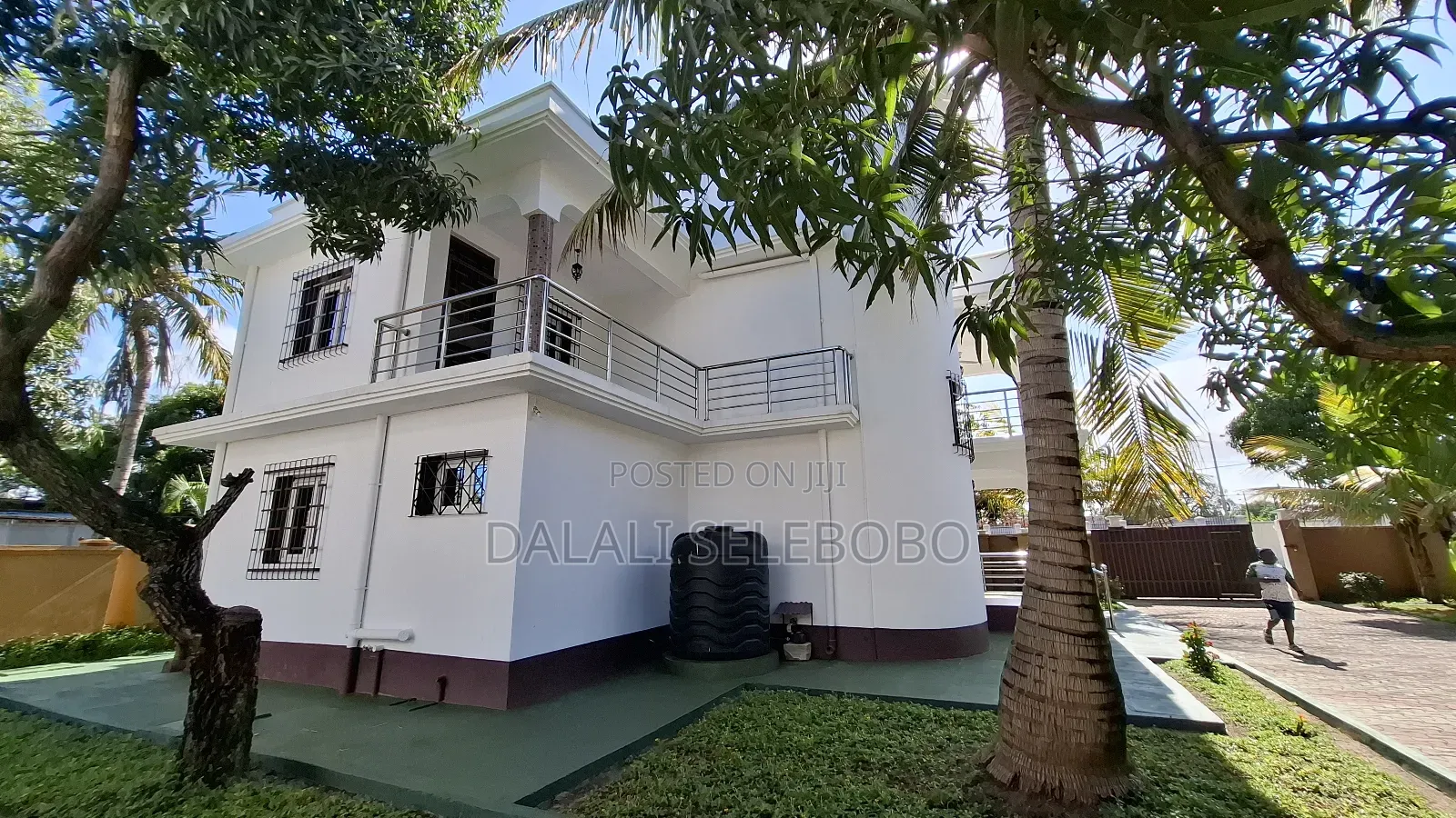 16bdrm Villa in Mbez Beach Afrikana for rent
