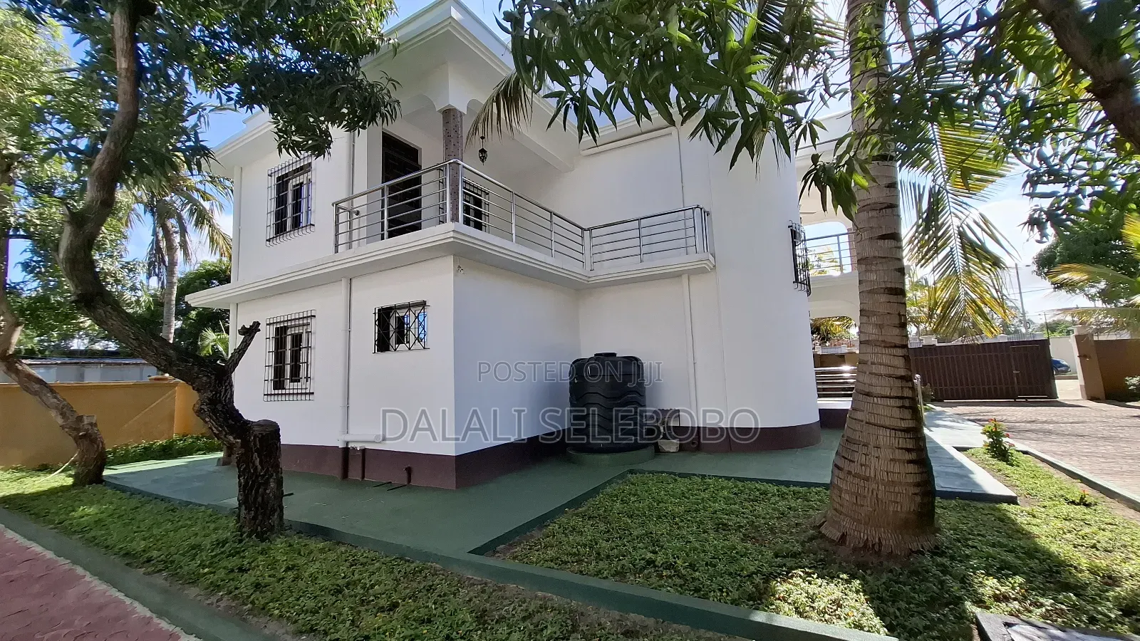 16bdrm Villa in Mbez Beach Afrikana for rent