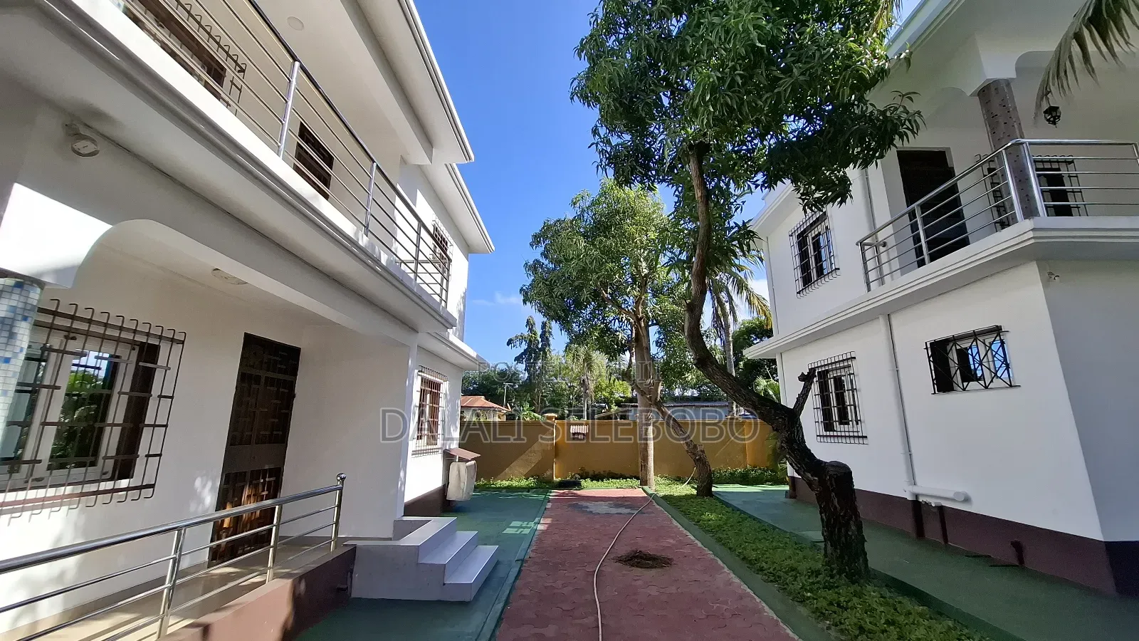16bdrm Villa in Mbez Beach Afrikana for rent