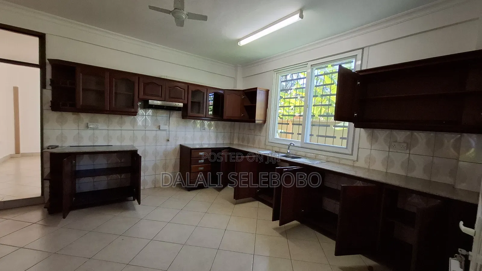 16bdrm Villa in Mbez Beach Afrikana for rent