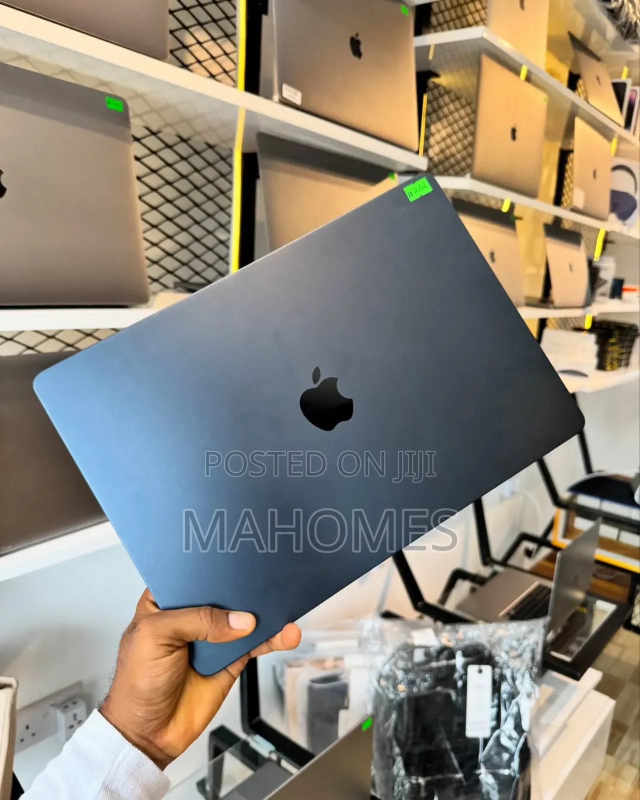 Laptop Apple MacBook Air 2024 M3 15-Inch 8GB Apple M3 SSD 512GB