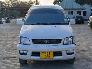 Toyota Noah 2002 White