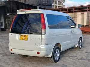 Toyota Noah 2002 White