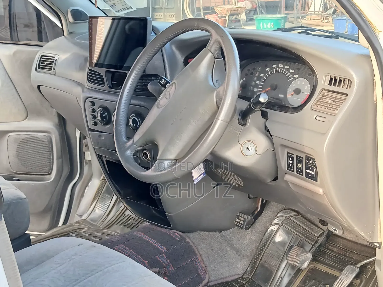 Toyota Noah 2002 White