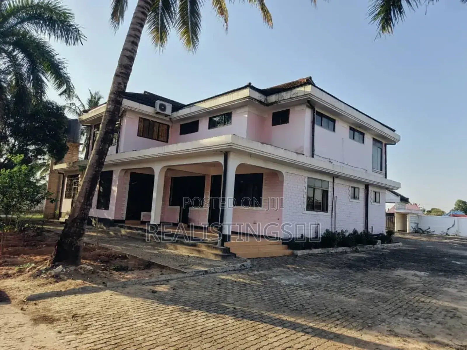 6bdrm Mansion in Pugu for sale