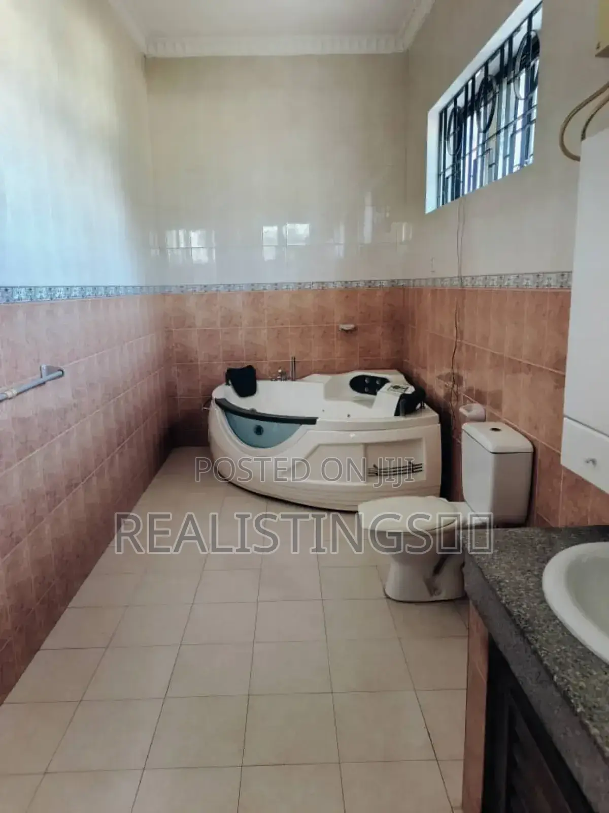 6bdrm Mansion in Pugu for sale