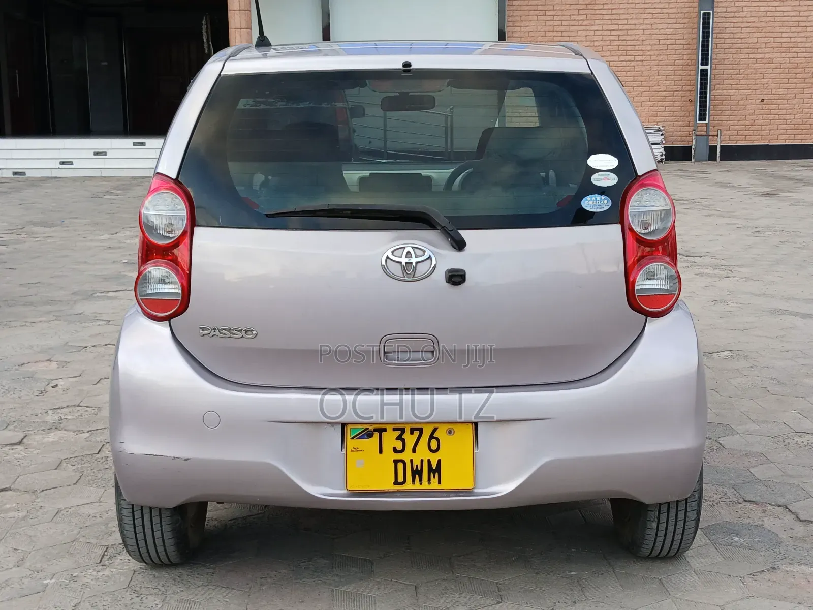 Toyota Passo 2011 Beige