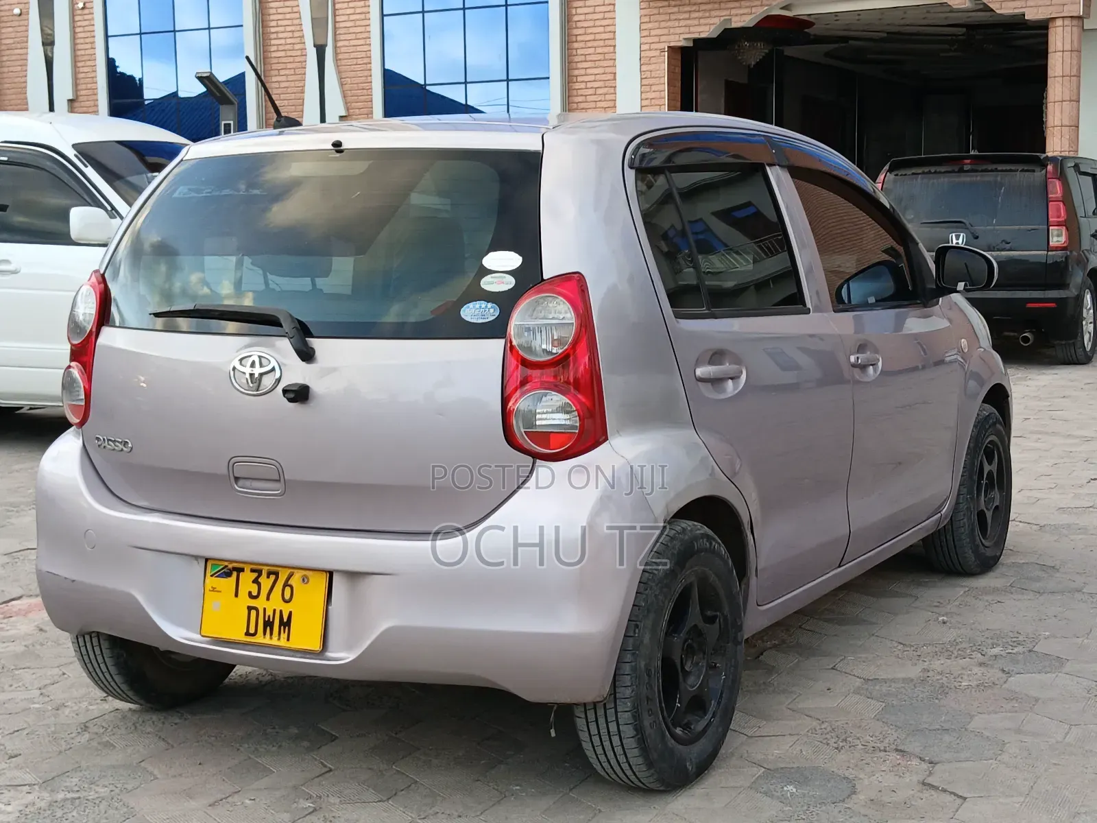 Toyota Passo 2011 Beige