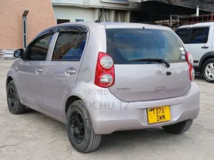 Toyota Passo 2011 Beige