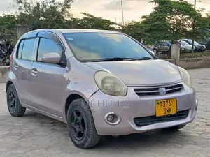 Toyota Passo 2011 Beige