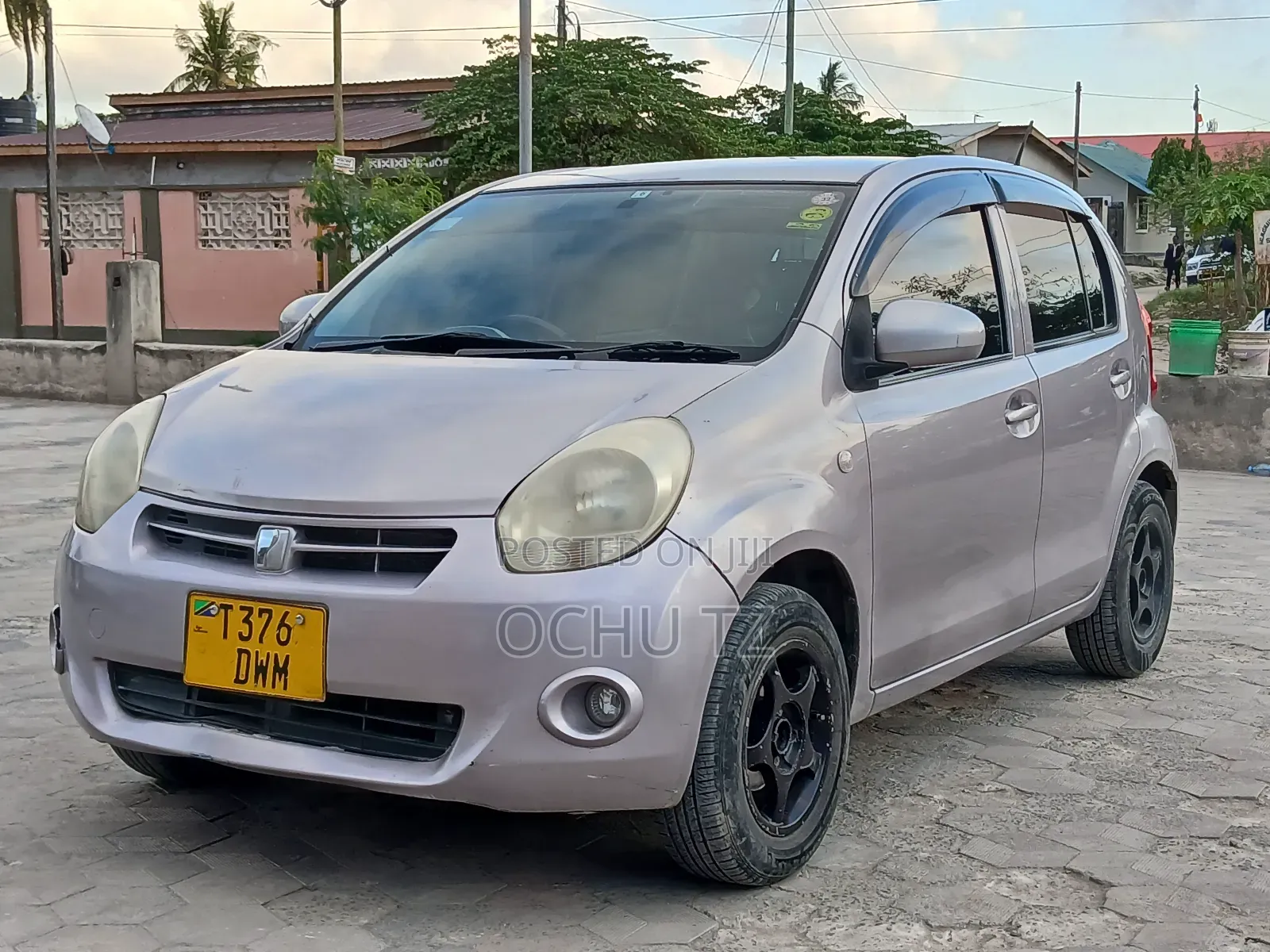 Toyota Passo 2011 Beige