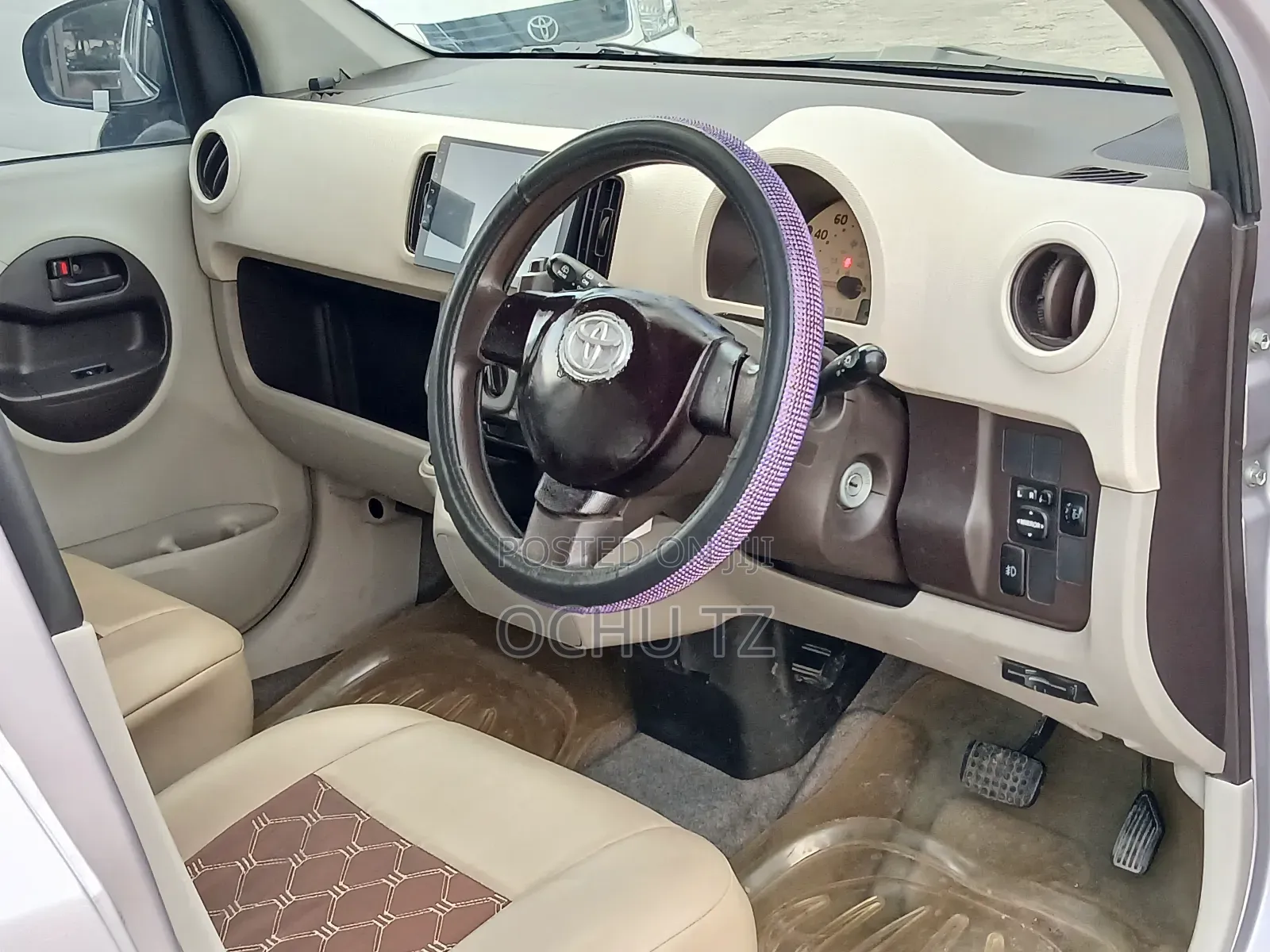 Toyota Passo 2011 Beige