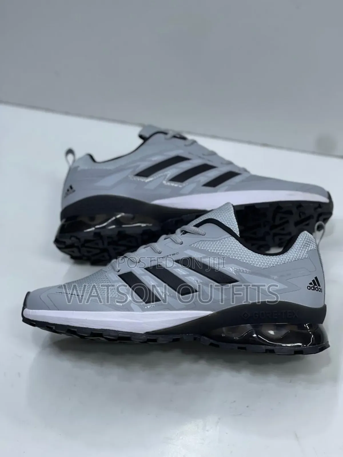 Sneaker Shoes Completely Leathered and Very Very Classic and Casual