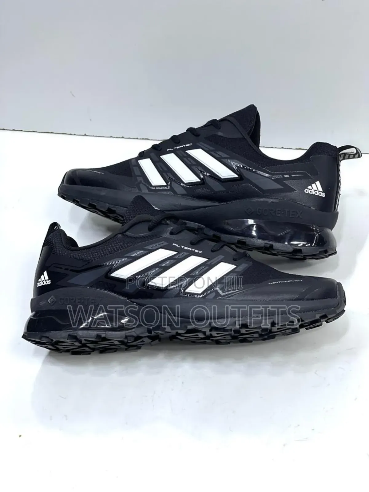 Sneaker Shoes Completely Leathered and Very Very Classic and Casual