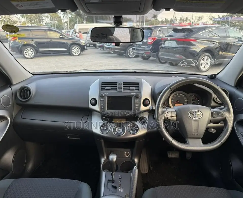 Toyota Vanguard 2012 Black