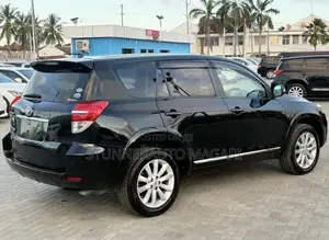Toyota Vanguard 2012 Black