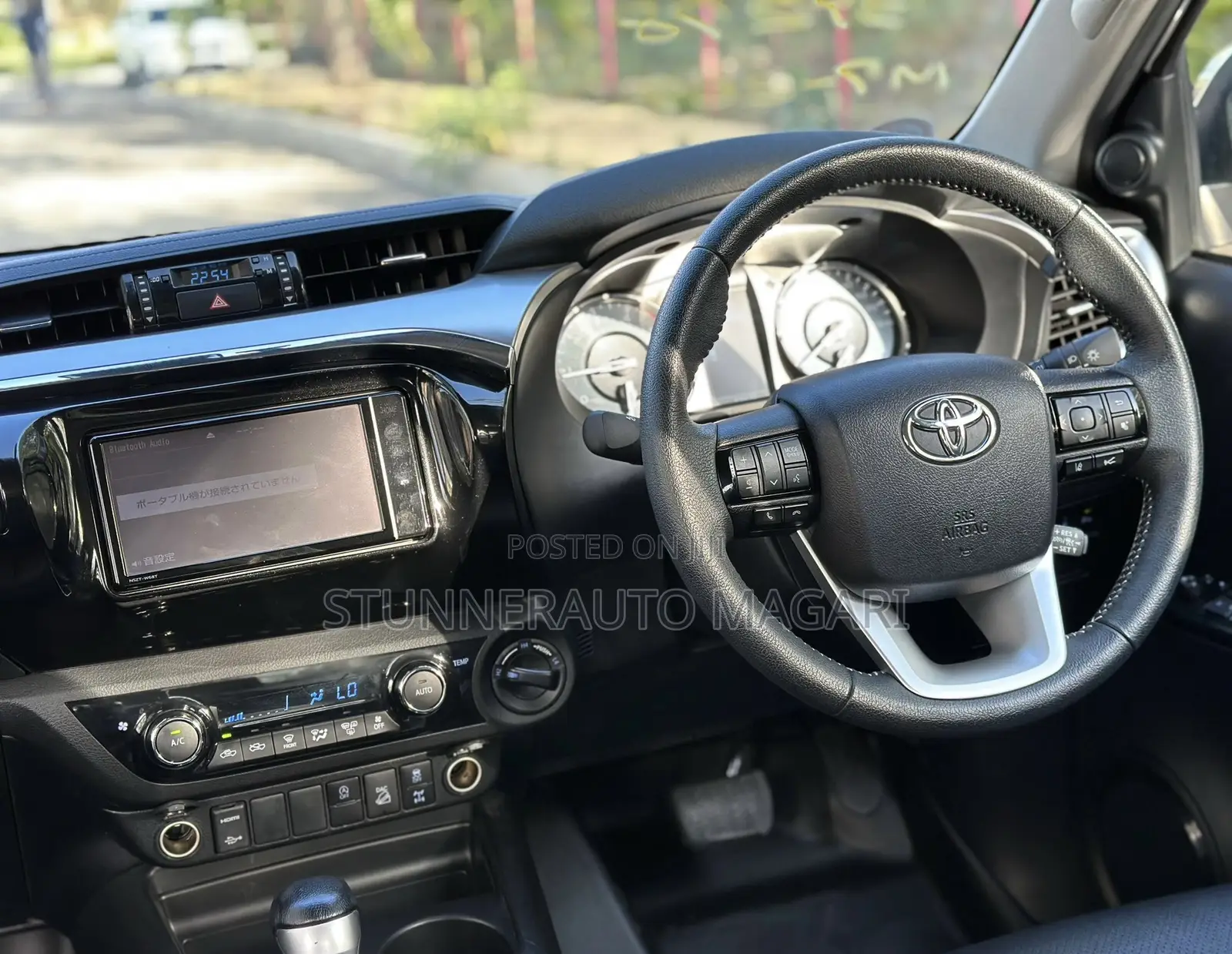 Toyota Hilux 2021 White