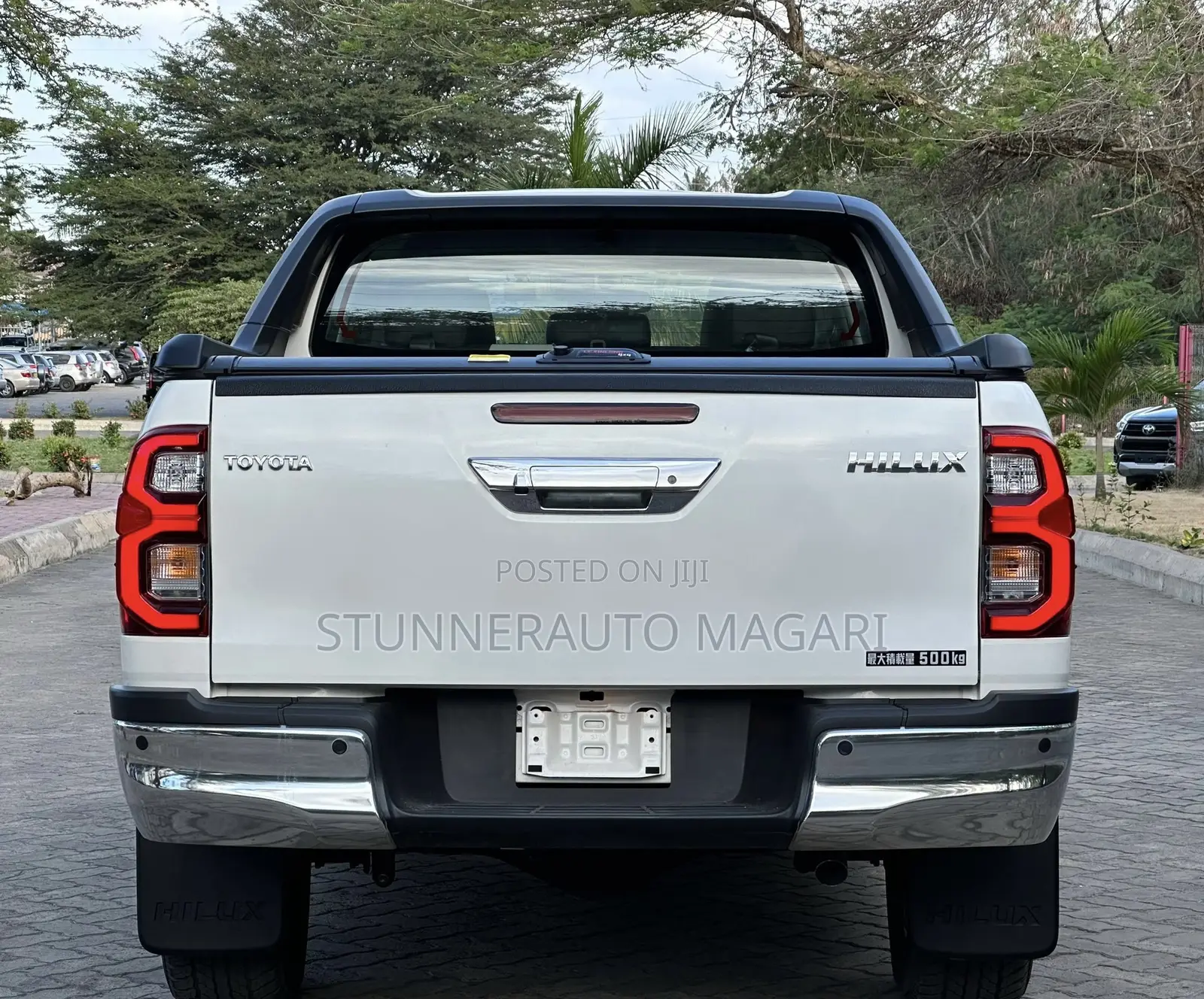 Toyota Hilux 2021 White