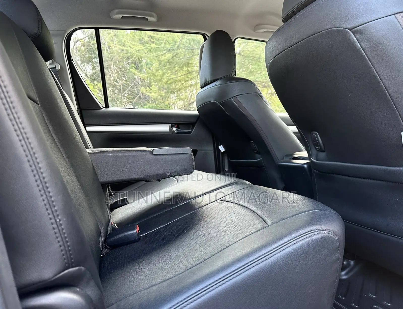 Toyota Hilux 2021 White