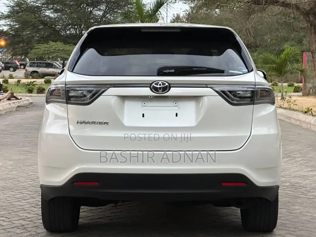 Toyota Harrier 2.0 2015 White
