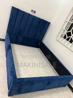 Kitanda Cha Sofa Kipo Kwenye Ofa