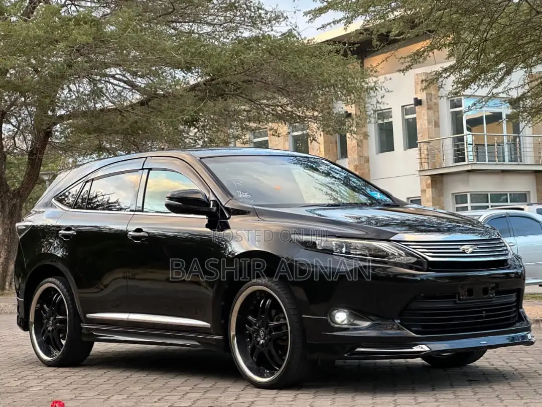 Toyota Harrier 2.0 2015 Matt Black