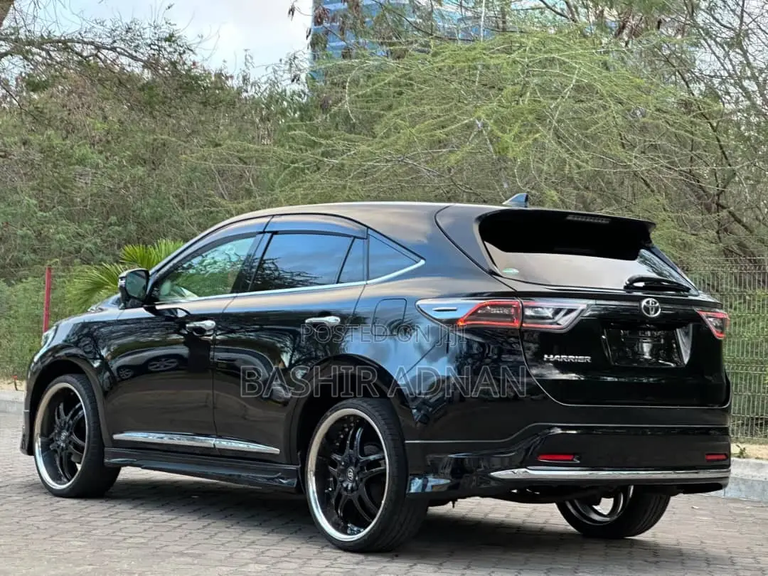 Toyota Harrier 2.0 2015 Matt Black