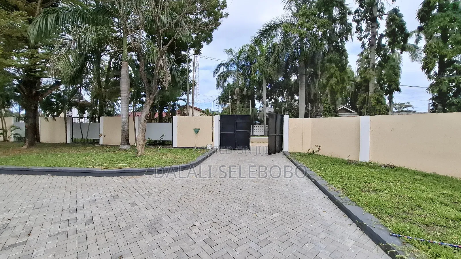 7bedrooms With Servant Quarter Better for Private Office
