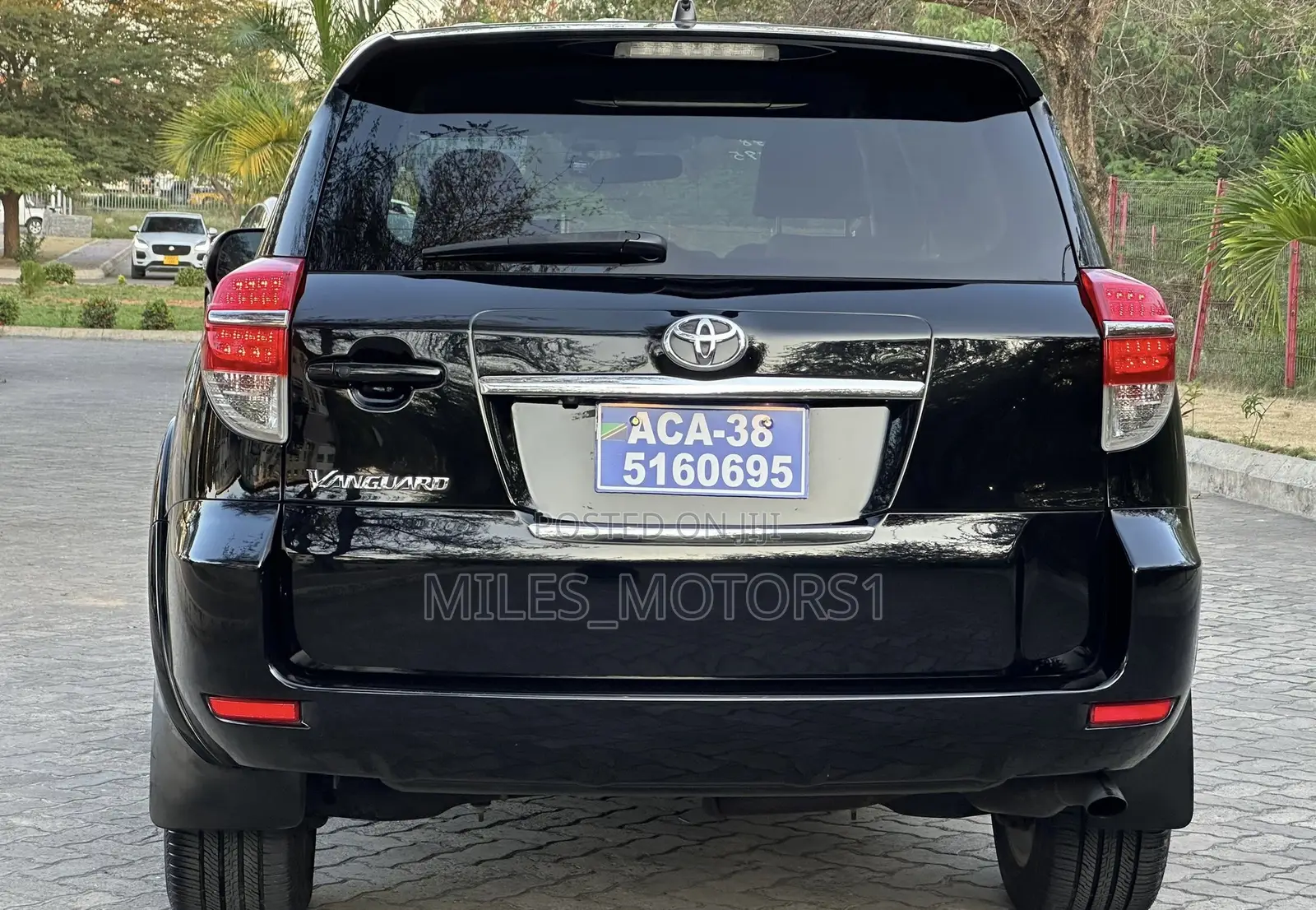 Toyota Vanguard 2012 Black