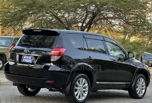 Toyota Vanguard 2012 Black