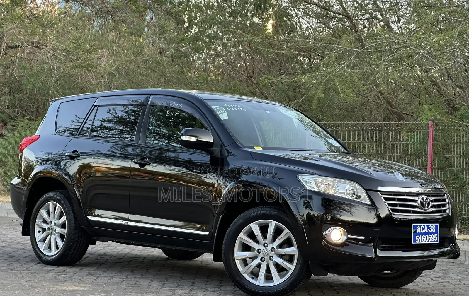 Toyota Vanguard 2012 Black