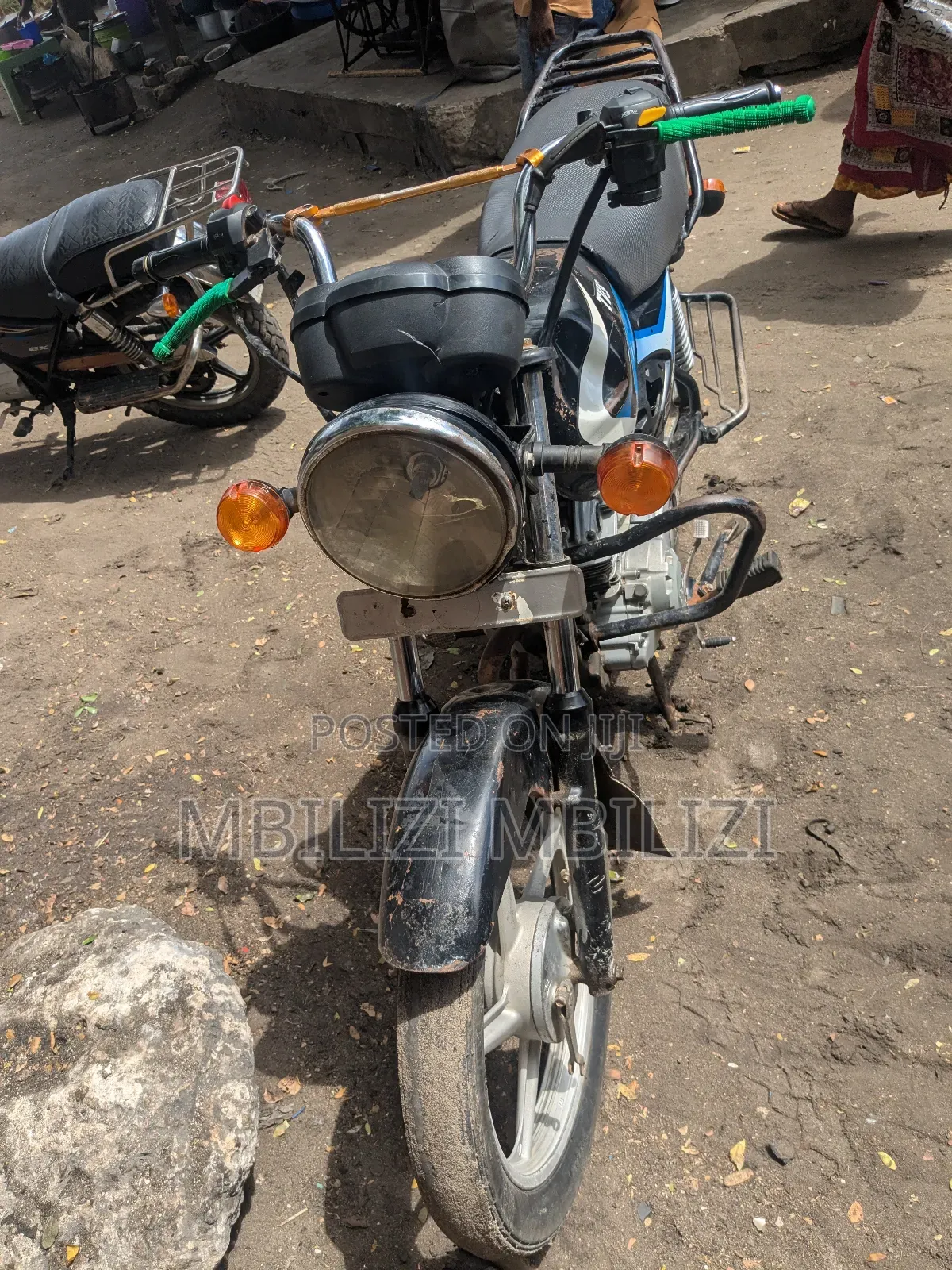 TVS HLX 125 2023 Black