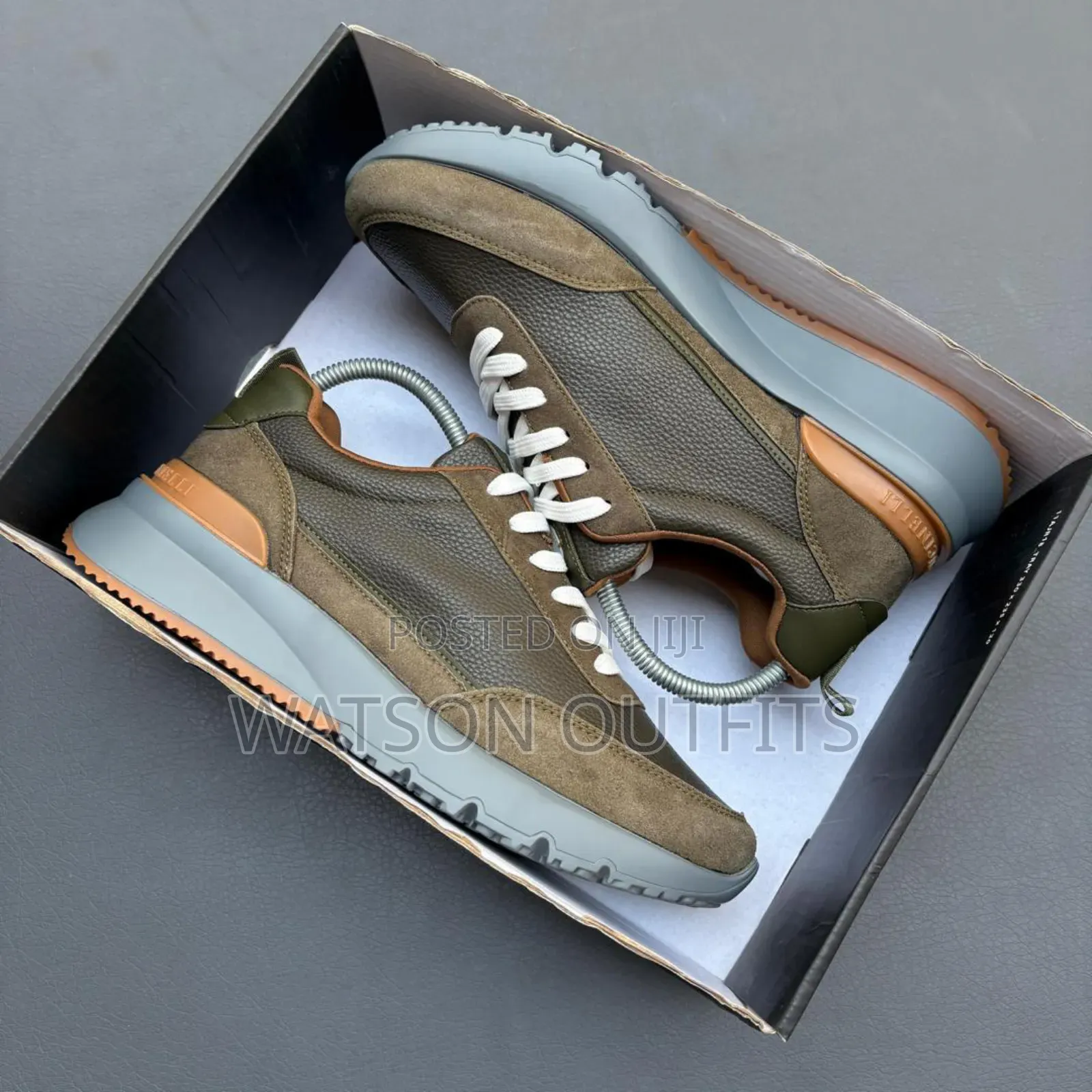 Men's Shoes or Sneakers or Raba Very Very Classic and Modern