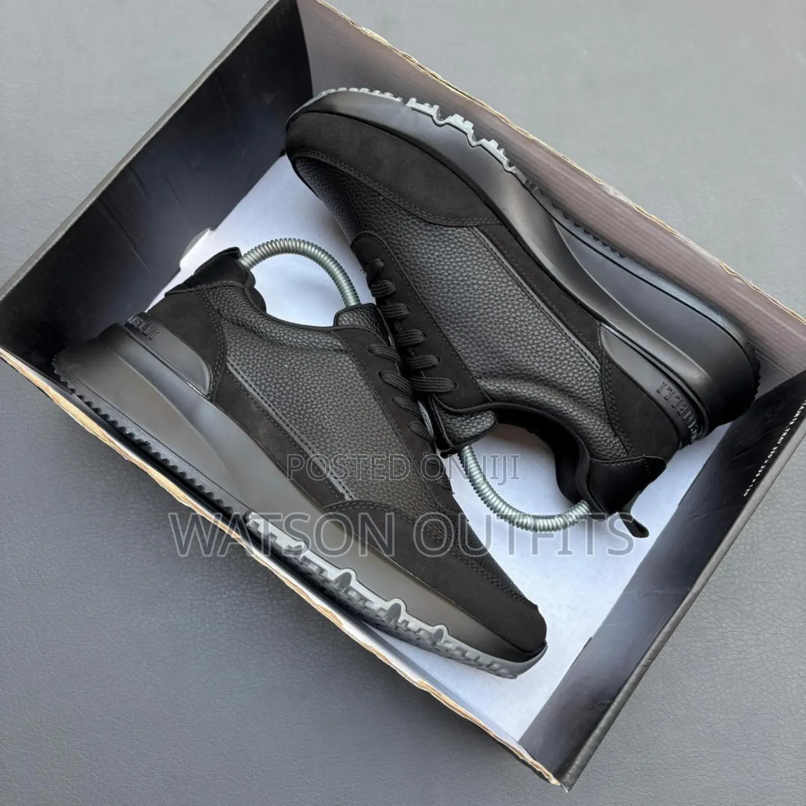 Men's Shoes or Sneakers or Raba Very Very Classic and Modern