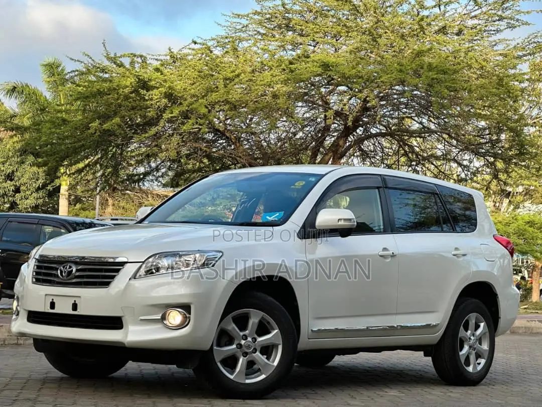 Toyota Vanguard 2012 Pearl