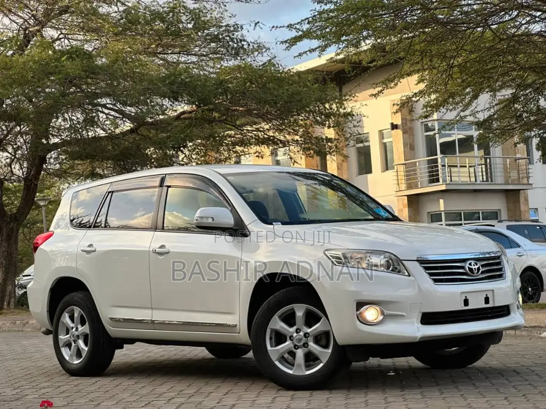 Toyota Vanguard 2012 Pearl