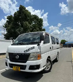 Nissan Caravan (Urvan) 2011 White